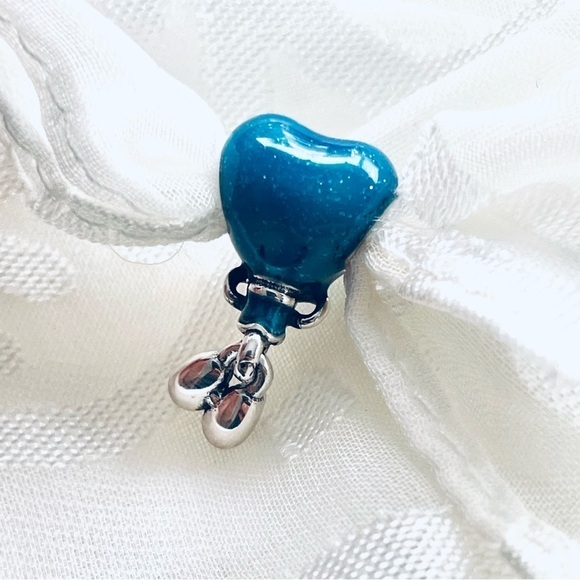👶 NWOT Baby Boy Charm – Changes Color with Temperature ✨ - Picture 9 of 15